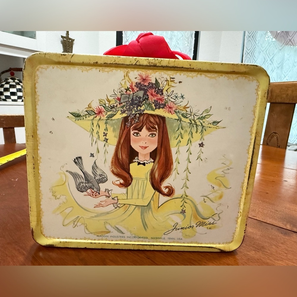 Vintage 1966 JUNIOR MISS Yellow Metal Lunchbox – Aladdin Industries - Picture 3 of 16